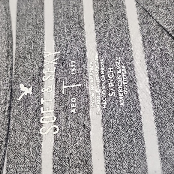 American Eagle soft & sexy small gray and white striped short sleeve shirt - Picture 5 of 6